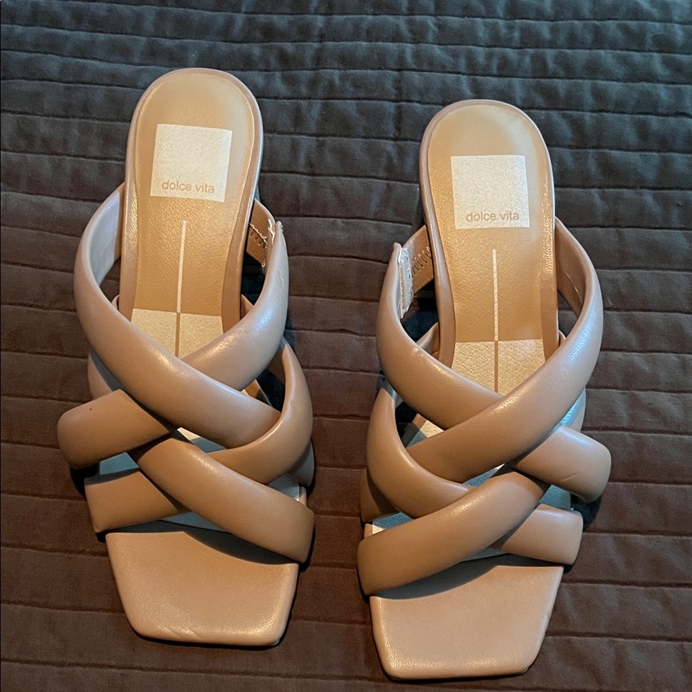Dolce Vita Women's Cream Strappy Sandals